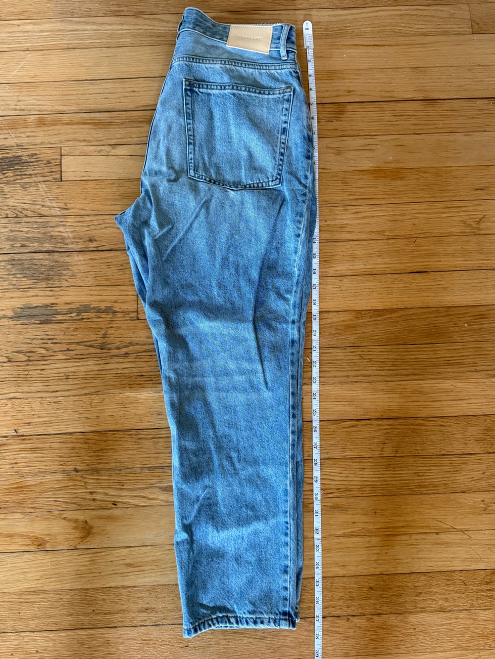 Everlane Women's Straight Leg Jeans in Light Blue Denim - Picture 2 of 7